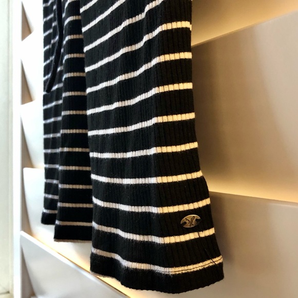 AEO Lace-up Neckline body hugging top - Picture 7 of 7